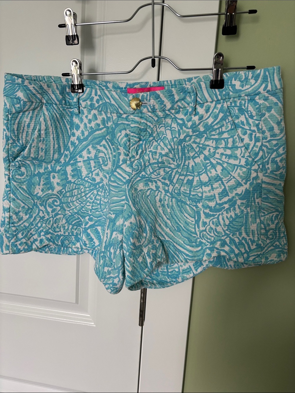 Lilly Pulitzer Turquoise & White Shell-Print scalloped Callahan Shorts